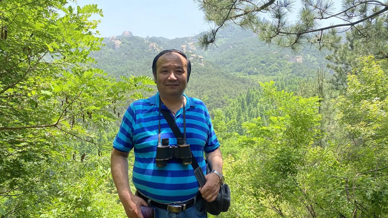 大约五年前的夏天，我主持了一次对于崂山柳树台一带麦克伦堡遗址的考古调查。
众所周