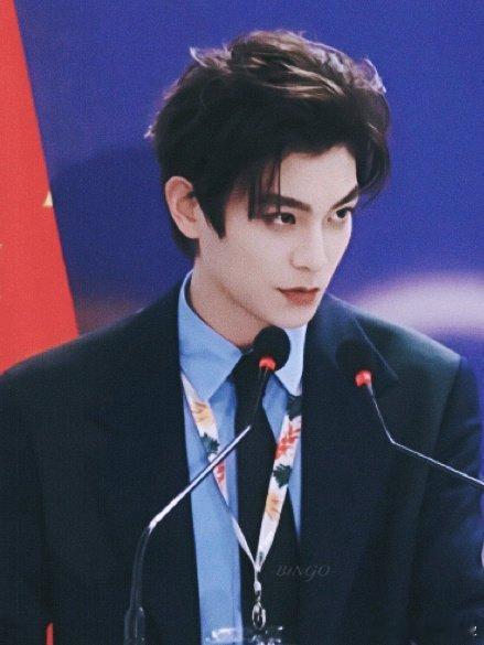 海峡教育报报道丁禹兮联合国气候变化大会中英双语演讲，六边形战士丁禹兮就是如此优秀