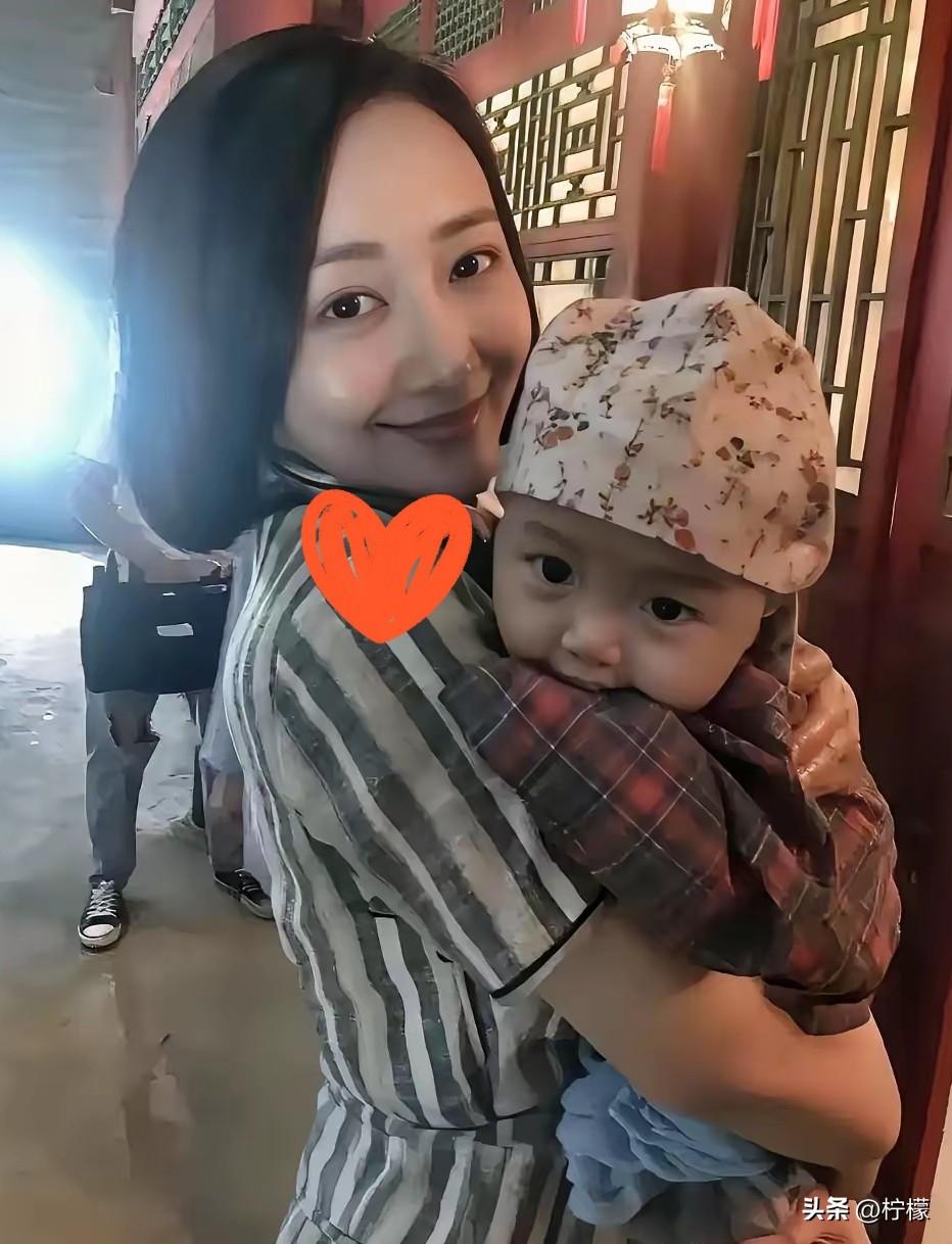 娱乐圈很多真相，从来都藏在圈内人的私下闲谈里。

我有个做明星助理的好友，聊起4