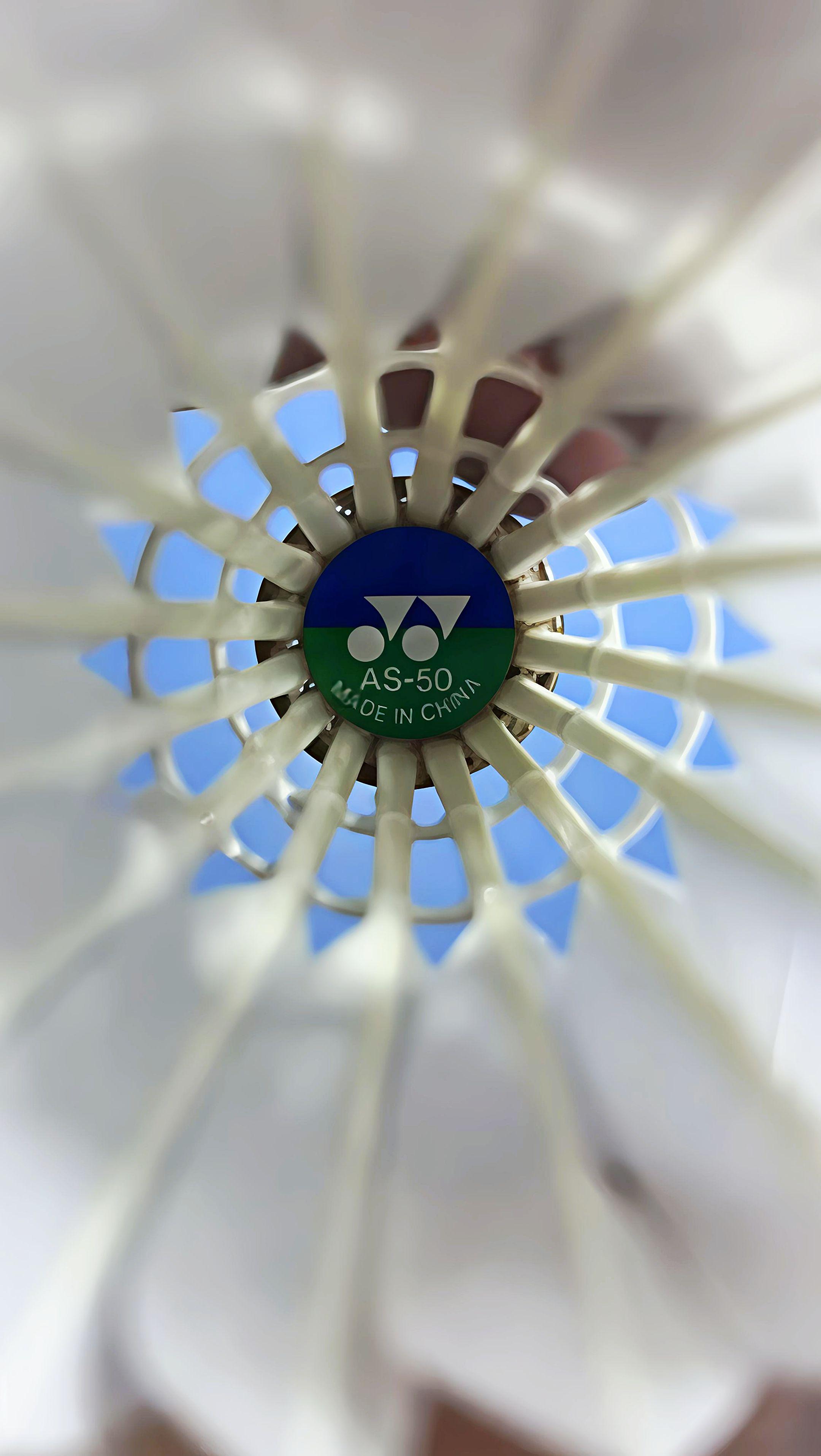 羽毛球。这不是好起来了吗也用上了尤尼克斯50球！