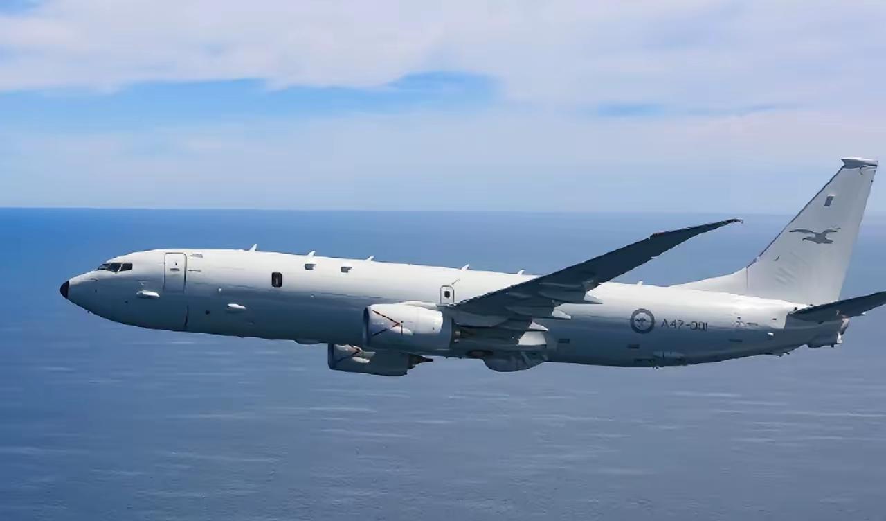 高度警惕！日本军舰穿过台湾海峡，新西兰也来凑热闹。先说日本，日本明显军国主义复活