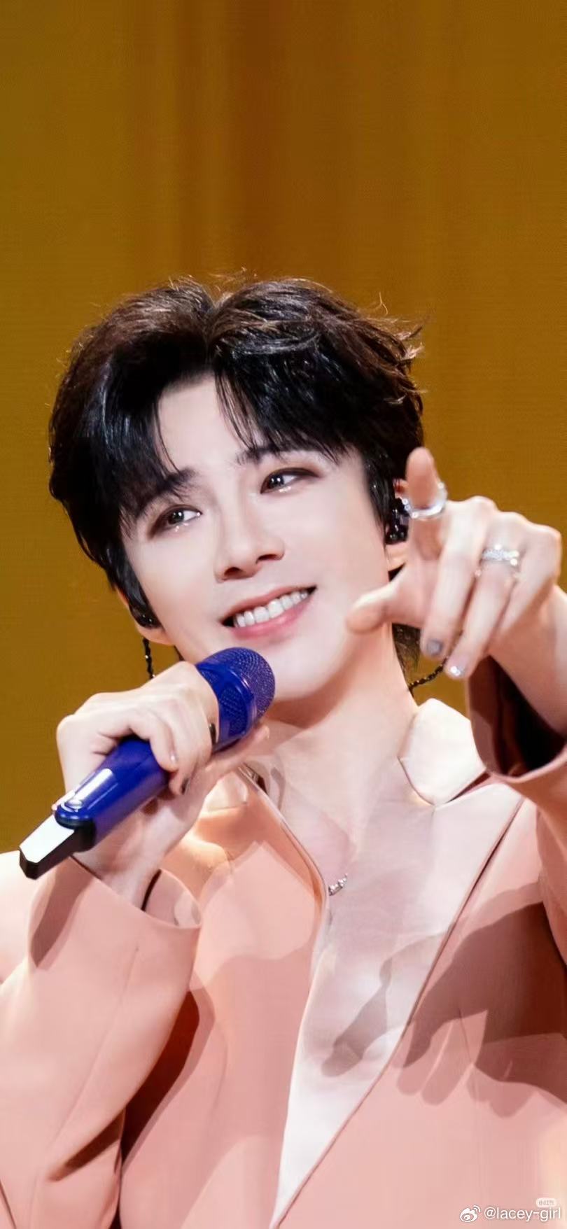 摩登兄弟 真爱粉在线发帖求翻牌啦～刘宇宁 啊啊啊啊，老大，想你了，你的笑容是我的