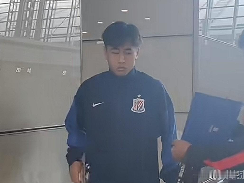 中超绯闻转会---戴伟浚…因伤一个赛季没比赛的戴伟浚有了最新消息，上海申花有意将