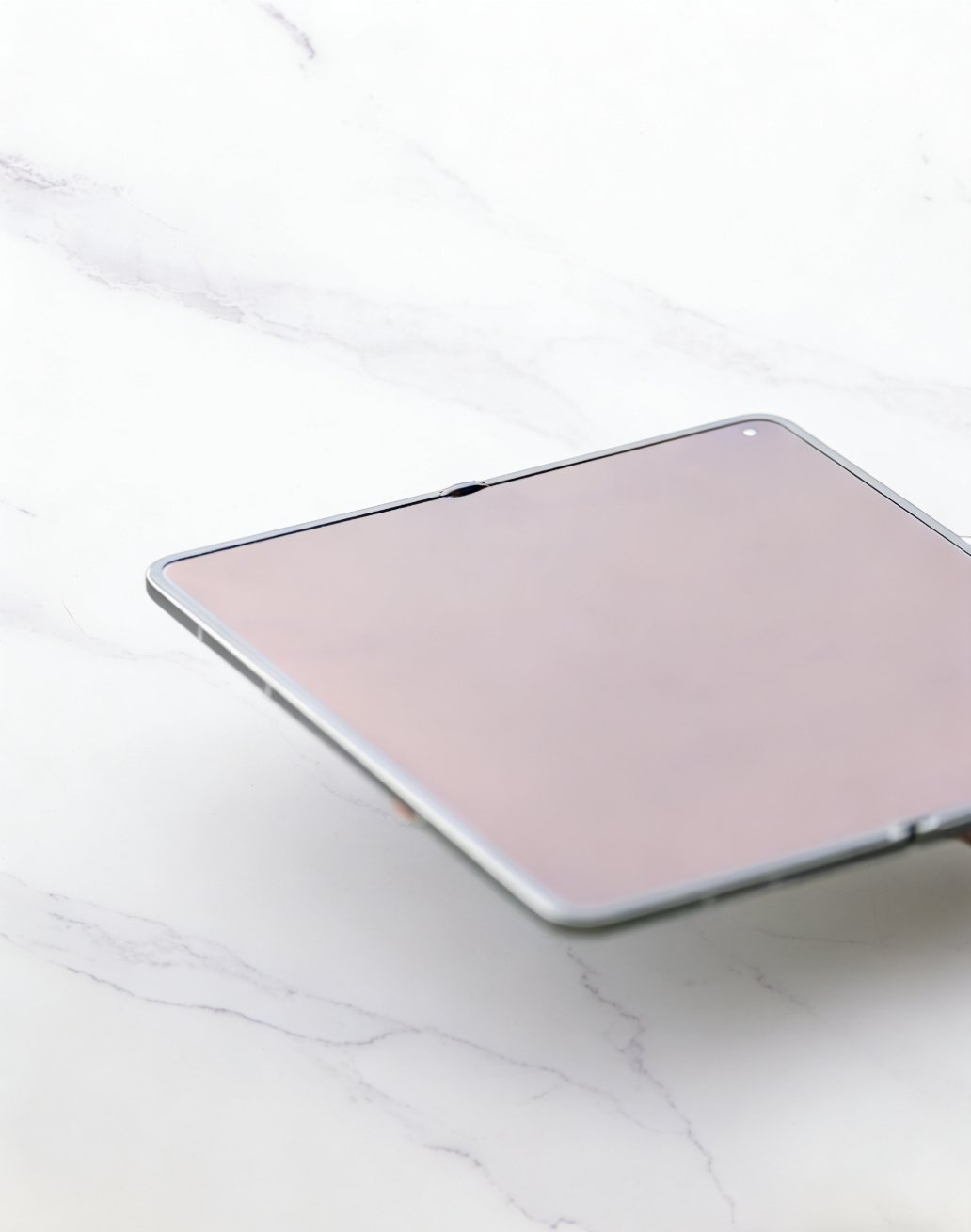 OPPO Find N6真的做到了！看到真机内屏的铰链处平整光滑，真的做到了“无