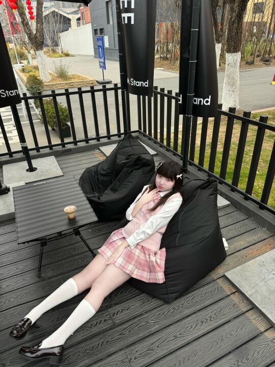 微胖jk女孩的拍照日常  ⌯>ᴗ<⌯ಣ