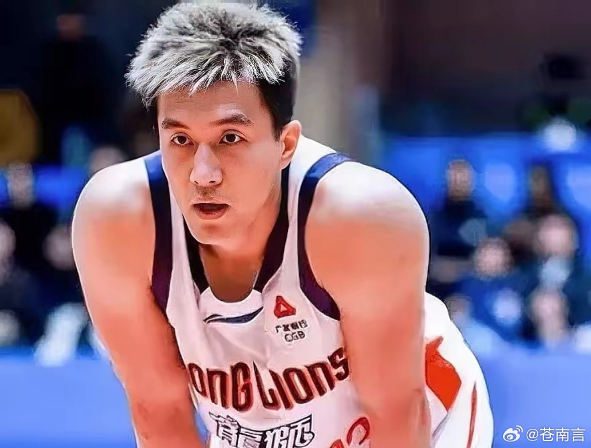 郭艾伦否认被骗熟悉郭艾伦的球迷都知道，他向来是直来直去的性子，有啥说啥，从来不来