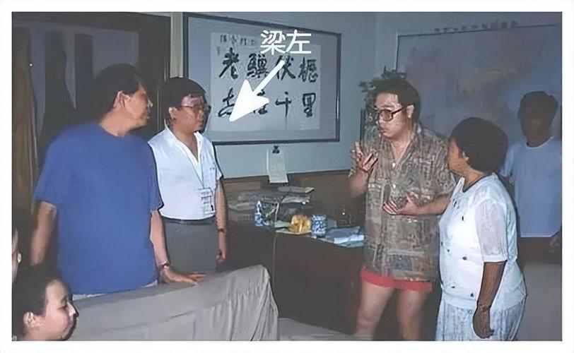 “这也忒不是人了！”2001年5月的一个清晨，当王朔听闻挚友梁左离世的消息，他第