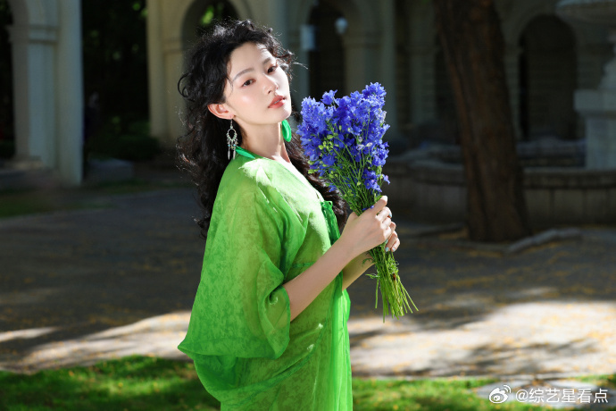 于正给赵晴的资源 于正给赵晴的资源的确是越来越好，听说7月份就要进组新的古装剧了