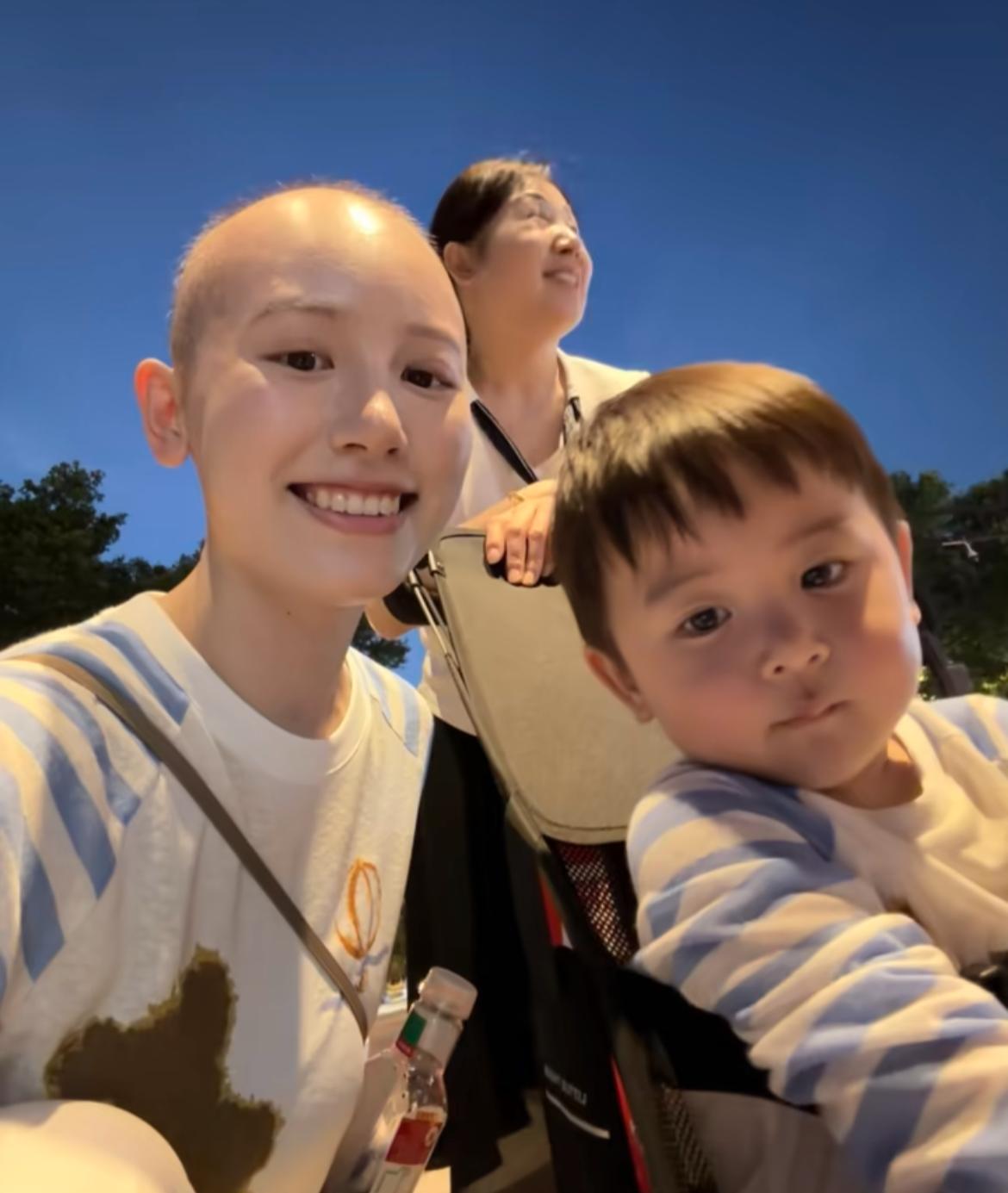 7月8号，患癌网红“一栗小莎子”太让人泪目了
明明自己那么辛苦，那么累，还特地为