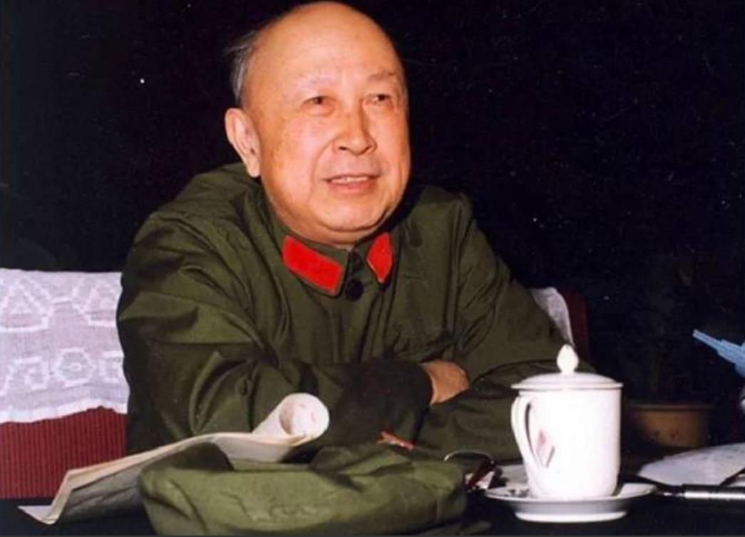 1955年，钱学森历经千辛万苦，终于踏上了回国的航程。然而，就在航行途中，他收到