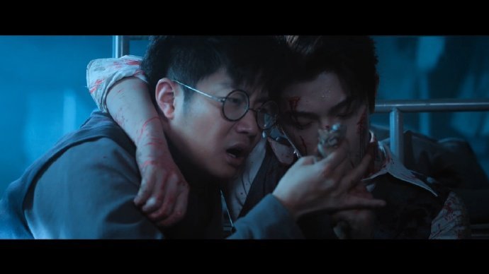 张新成丁禹兮演技高手过招 这段幻觉戏我刷了三遍都没缓过来，张海虾摸着能站的腿从错