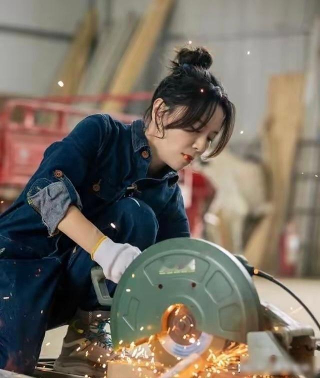 黄雅莉没稳定工作没积蓄，住5㎡三室，活成了城市版李子柒 现在节奏慢下来，反而更清