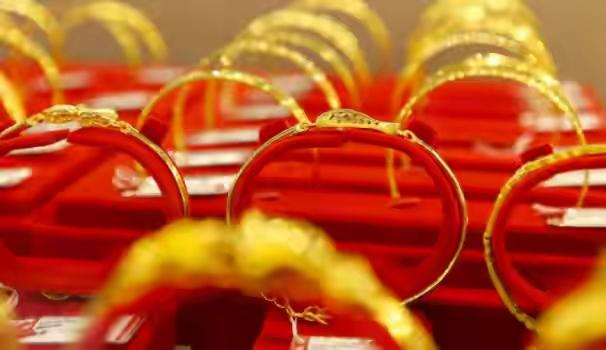 【明年黄金或涨至4800美元/盎司？背后的真相你绝不能忽视】

近日，市场上掀起