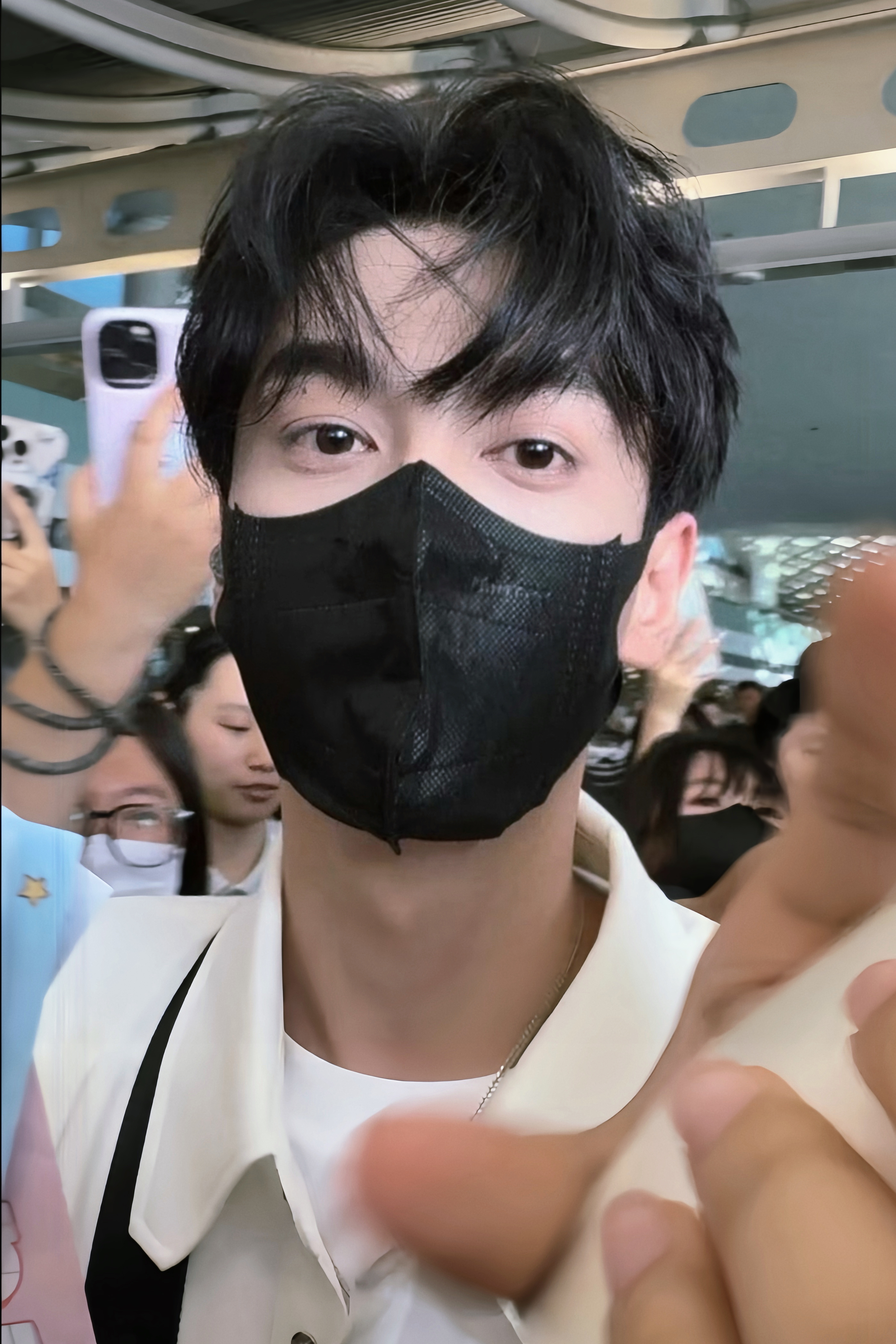 穿越千山万水的奔赴。 