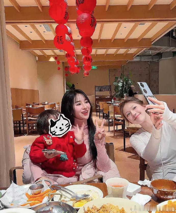 赵露思给小谢女儿提前过生日  小谢分享赵露思给女儿过生日视频 这一温馨举动真的狠