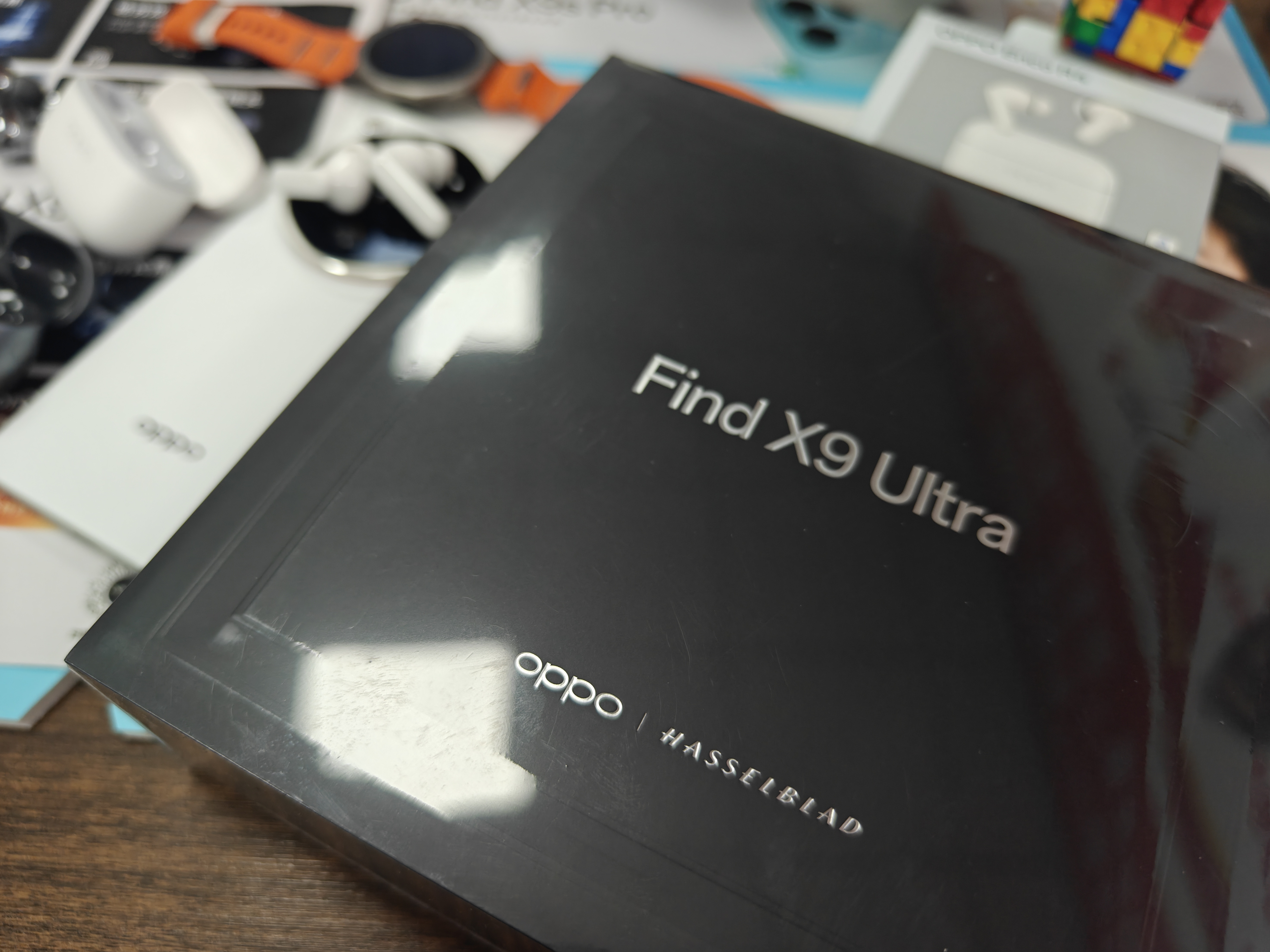 数码闲聊站 为了大火疖子上的【哈苏】标，忍痛选择了外观比较“平庸”的白色。客观讲