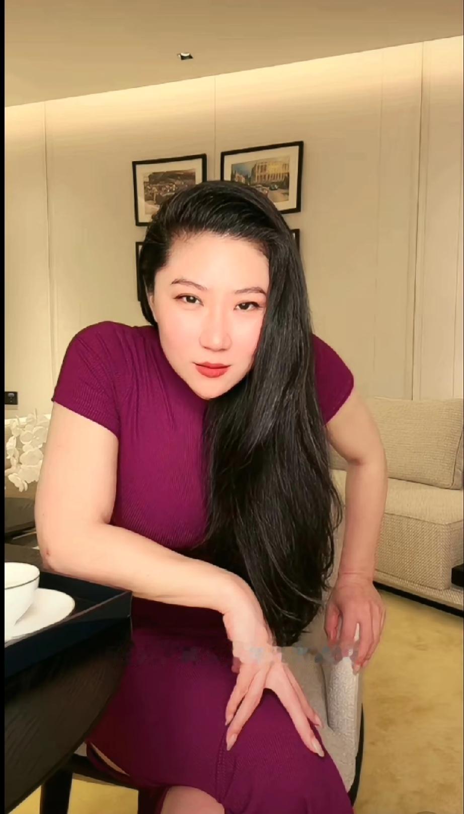 谢贤前女友回应：被包养还有脸说

Coco说大家都会讲女孩奉献了青春，可是男人用