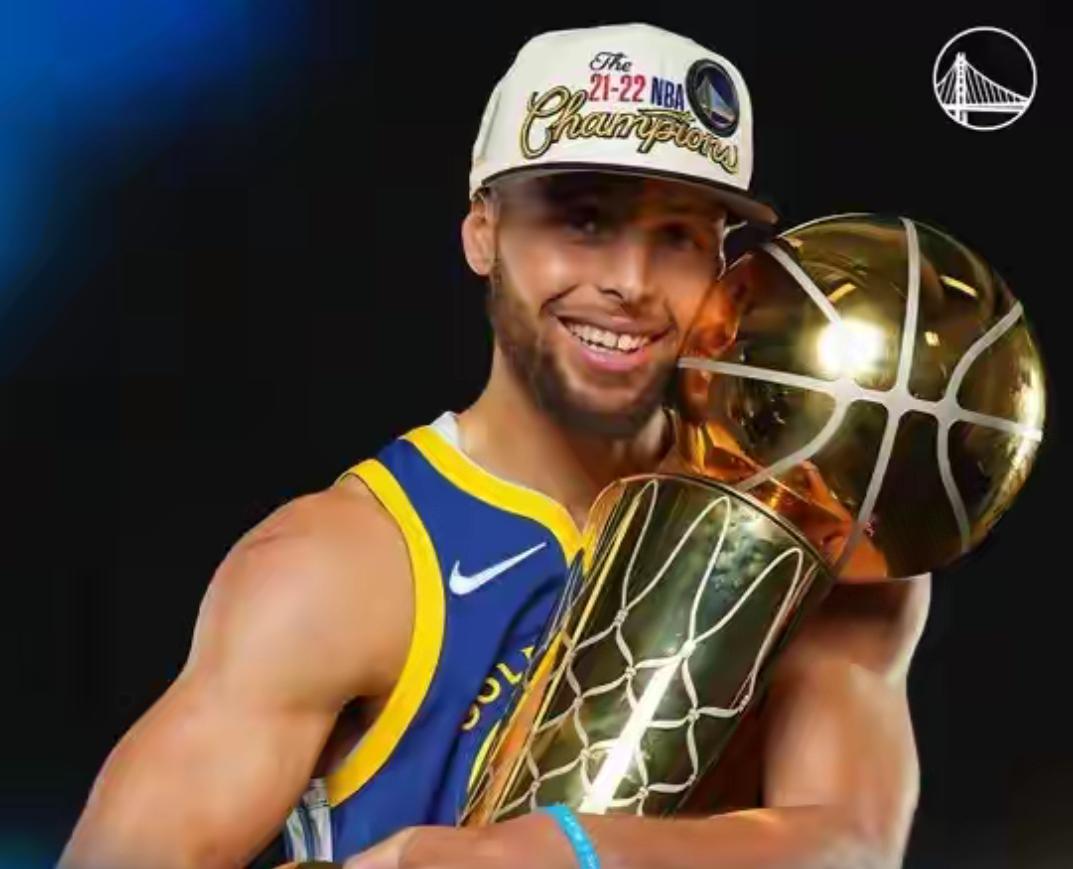 勇士又传喜讯，库里成为NBA75年历史第一人！
一条消息，炸翻联盟，库里出圈，创