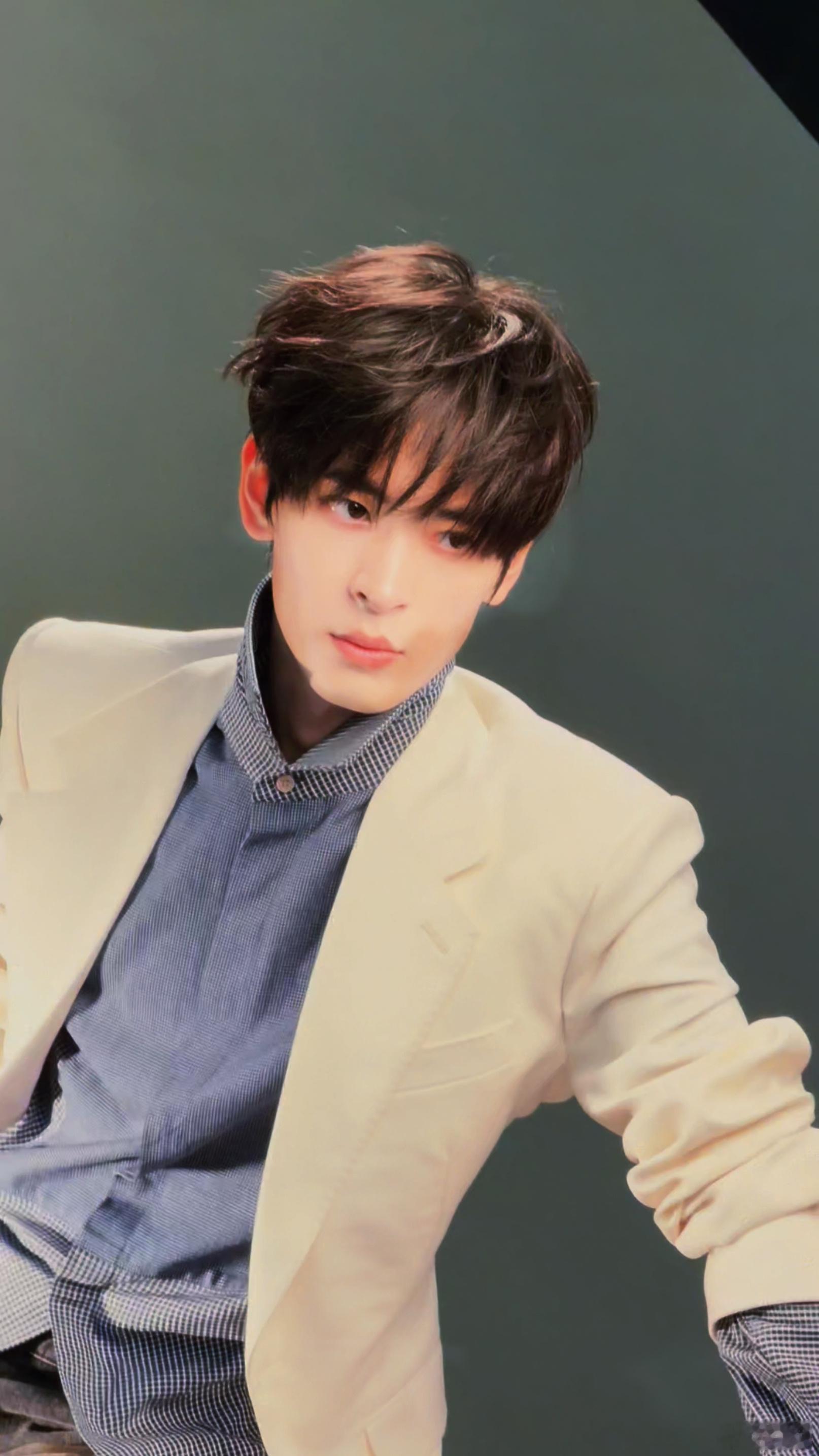 SoFigaro弭金自如平衡大片 弭金的时尚感真的没话说，SoFigaro这组花