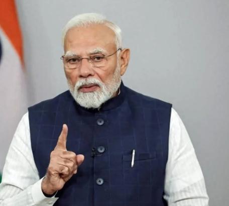 美国面对一个强大的中国，已经十分头痛了，它绝对不允许再出现第二个中国。所以，印度