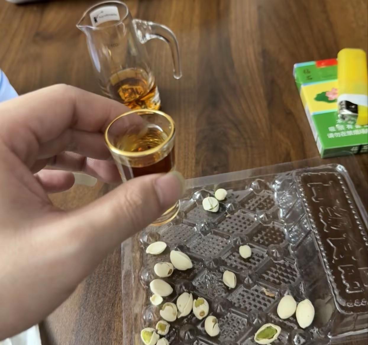 独饮微醺 敬曾经 敬往后