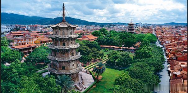 【泉州开元寺】泉州开元寺是我国东南沿海重要的文物古迹，也是福建省内规模最大的佛教