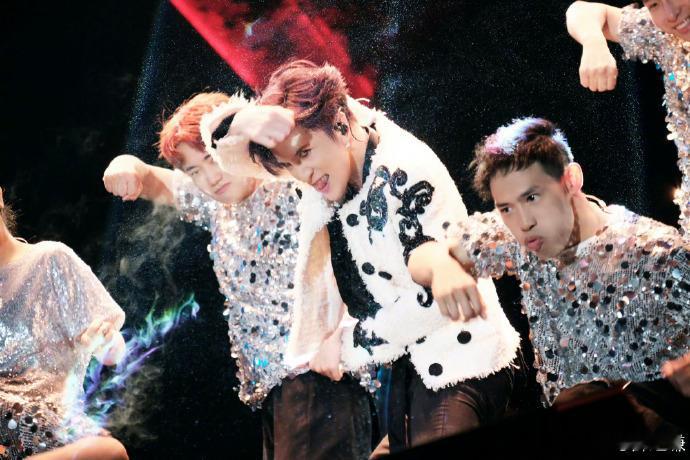 薛之谦万兽之王完全是Top级别 谁还没被薛之谦万兽之王圈粉？跟极限挑战杠上，把巡