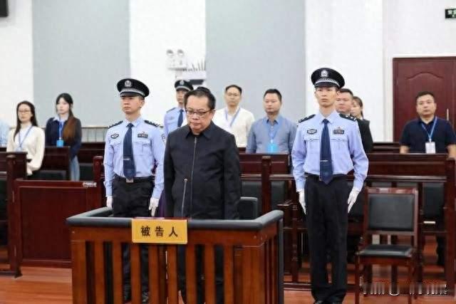 违规放贷13.9亿，四川农商联合银行原副行长刘杰一审获刑