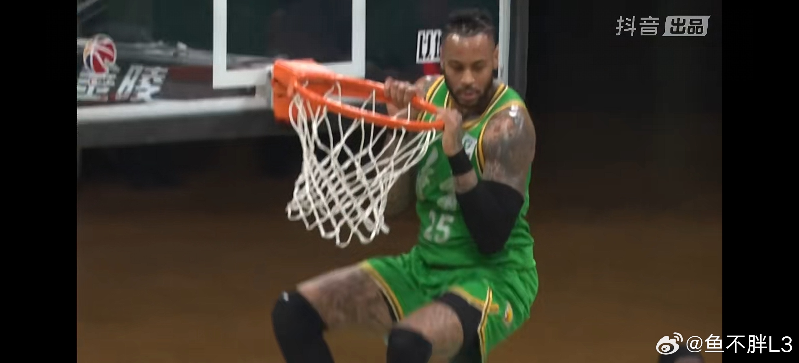 这给我笑坏了。。。辽宁男篮