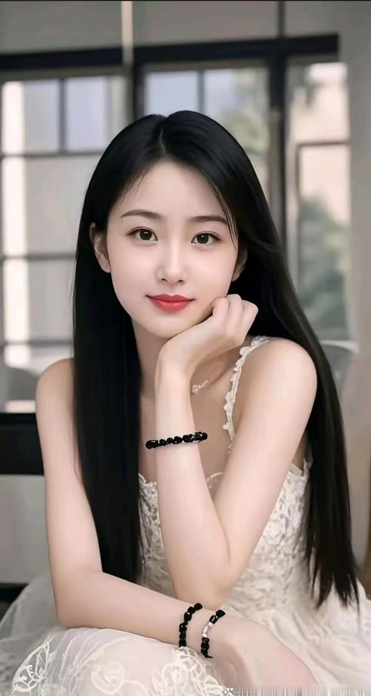 风姿绰约-佳人

青云/赋
青丝垂落若云烟，眉目含情映月天；
雅态如兰生秀韵，娇