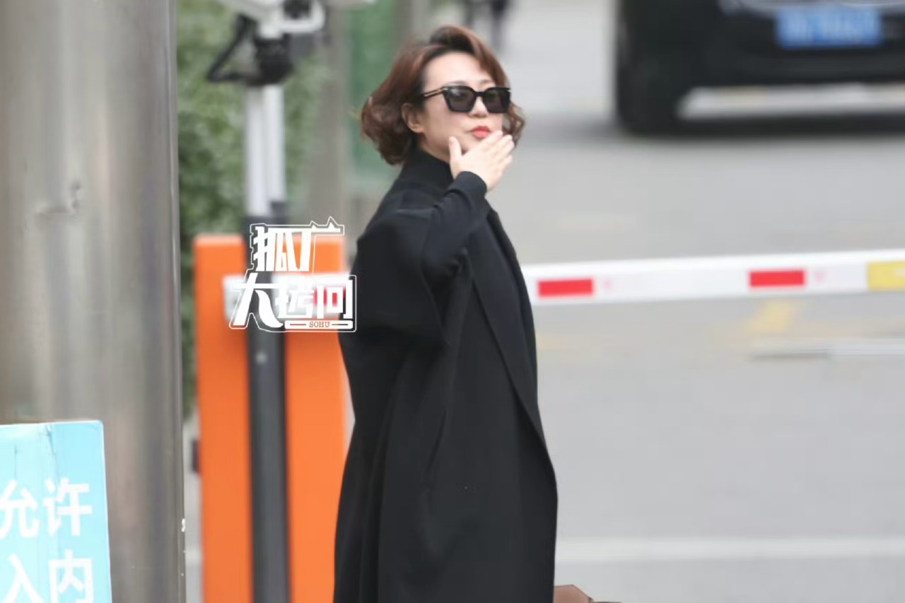 马丽蛇年央视春晚最后一次联排  现身 蛇年央视春晚最后一次联排  ，期待马丽！春