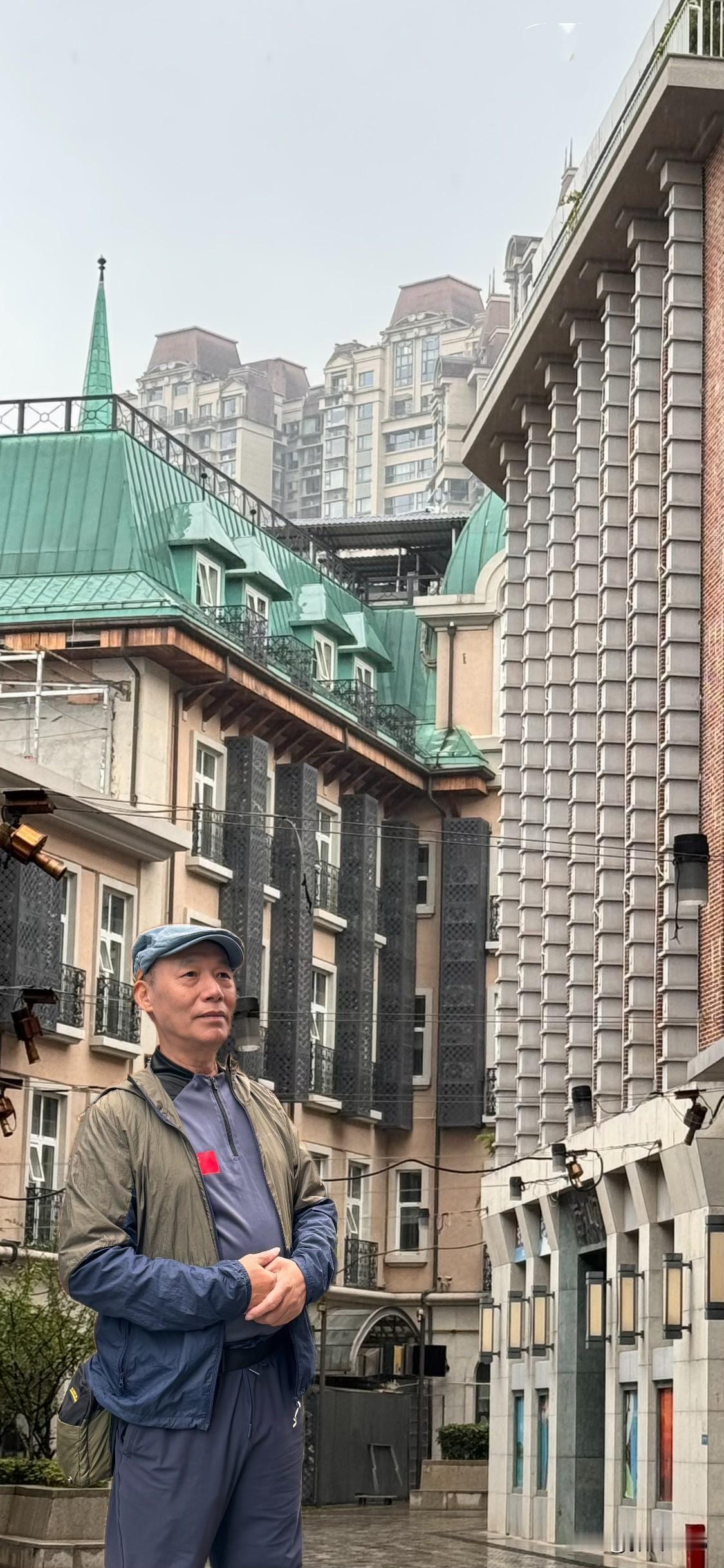 【常德德国小镇】：位于湖南省常德市武陵区穿紫河畔的一处融合德式建筑、生态景观与异