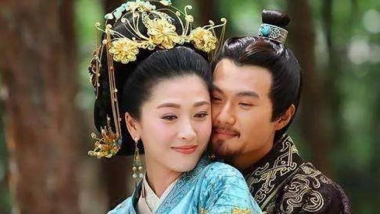 公元前115年，长安城最热闹的一场婚礼在平阳公主府开席。新郎是大司马大将军卫青，