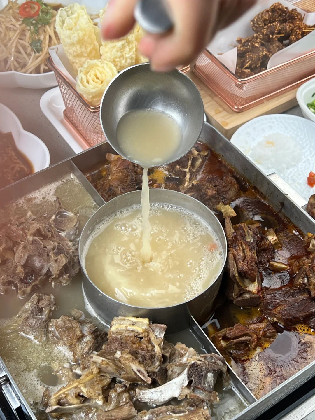 浩爷羊蝎子，6年必吃榜的秘密：鲜香辣爽