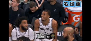 VS 掘金 
“快看，我帅不帅？冒了联盟MVP！”[大笑]约基奇今天碰到了硬茬子