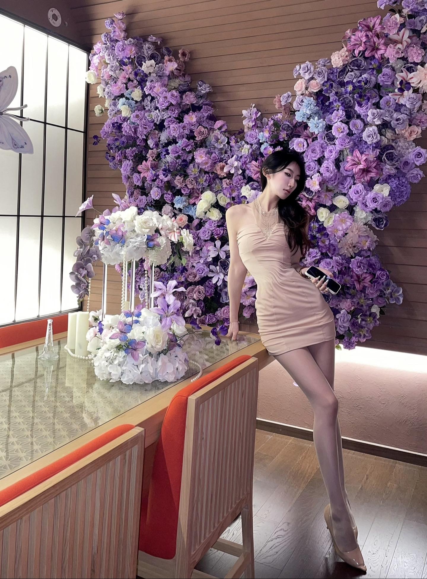 回忆突然闪了一帧 你我又见了一面