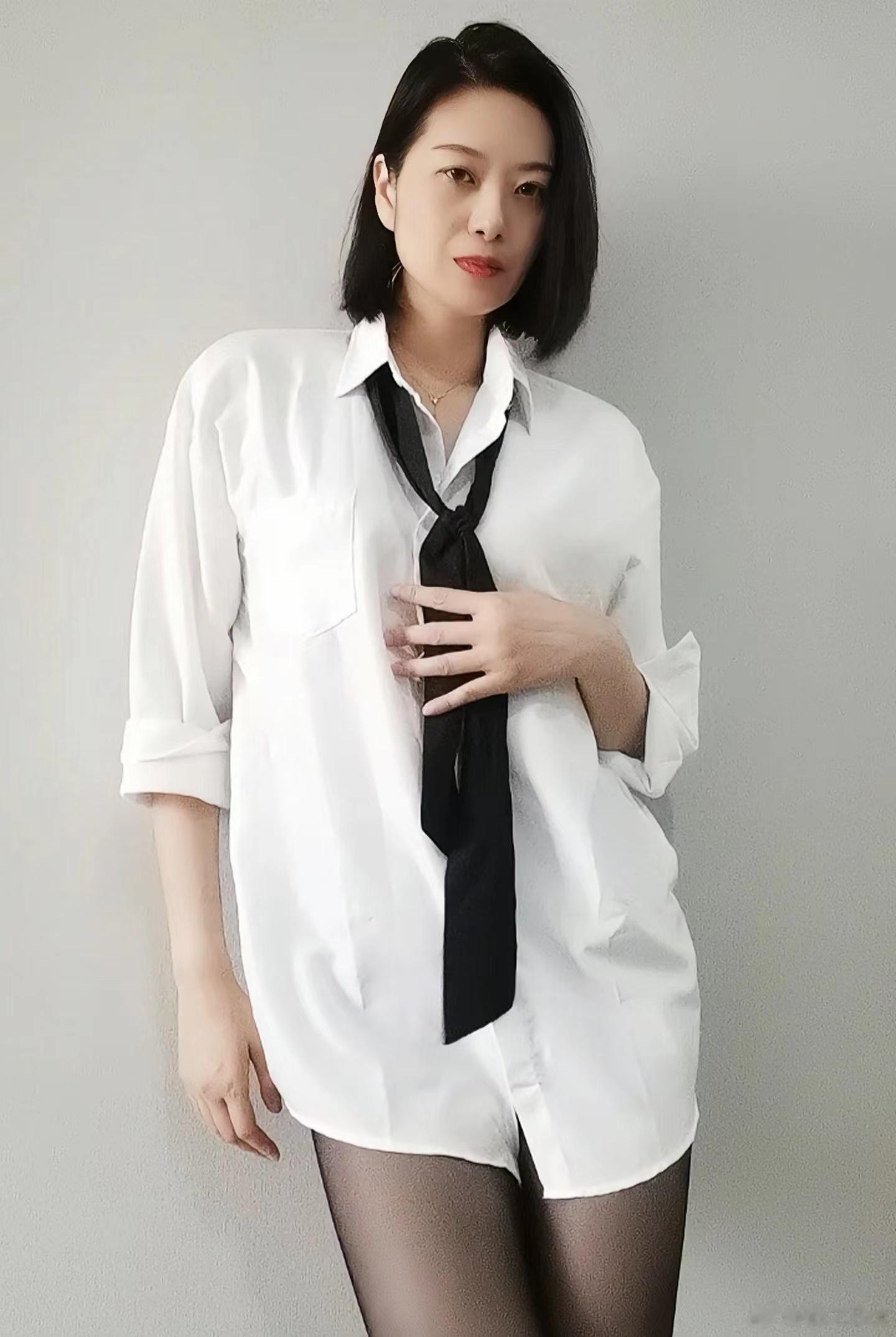 四十岁的阿姨是最迷人的 ​​​