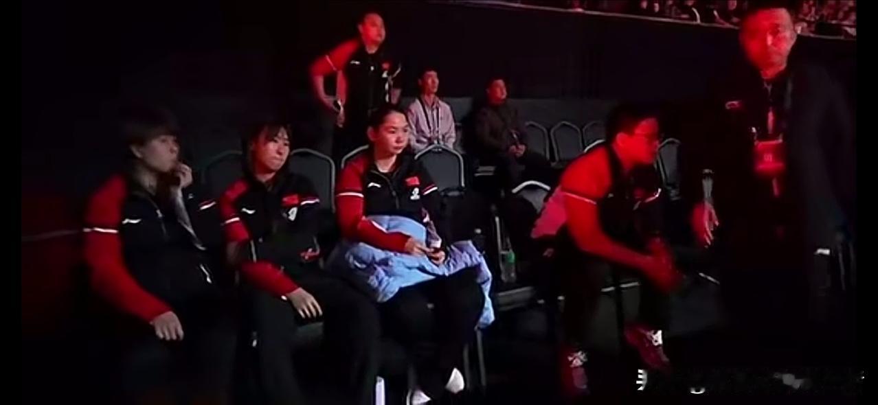 孙颖莎退赛了，
王楚钦退赛了，
王励勤的难题来了。
2026年第一场多哈冠军赛