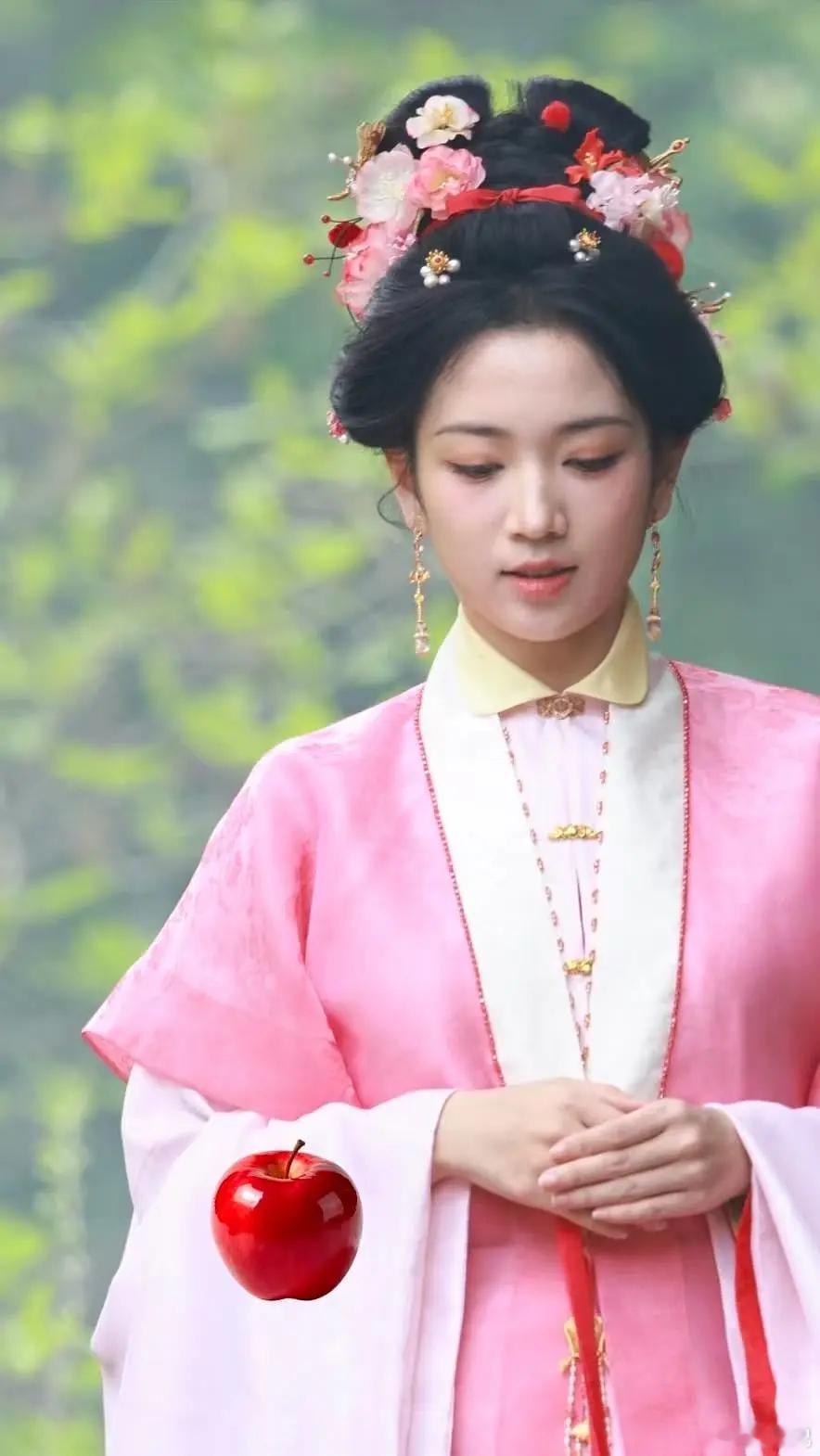 粉色果然娇嫩，如今你几岁