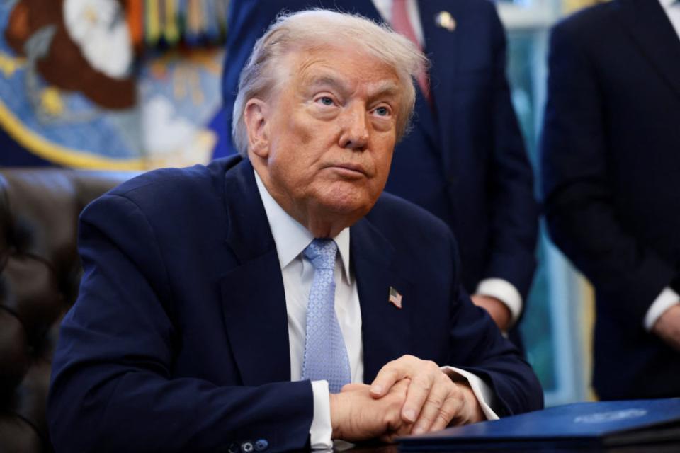 特朗普这回绝对是踢到铁板了！本想靠一纸公文不战而屈人之兵，逼迫伊朗自废武功。没成