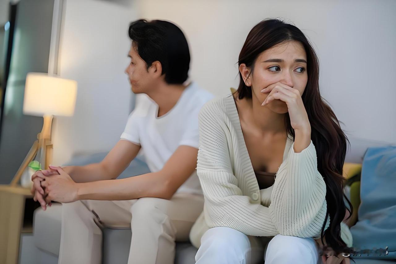 赵某：结婚5个月，没生孩子，离婚，退30万礼金...
刘某：睡了5个月，还操持家