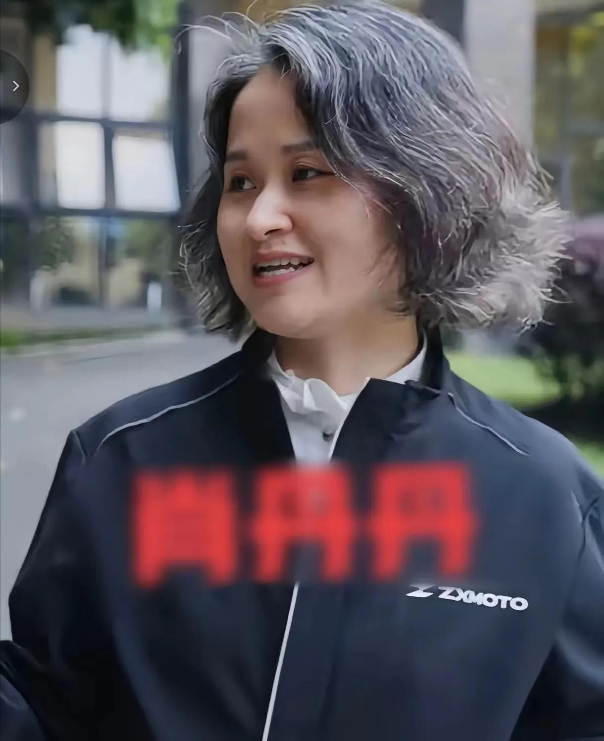 肖丹丹从凯越裸辞跟随张雪，此举揭露三个事实
 
在摩托车行业，张雪的创业之路并不