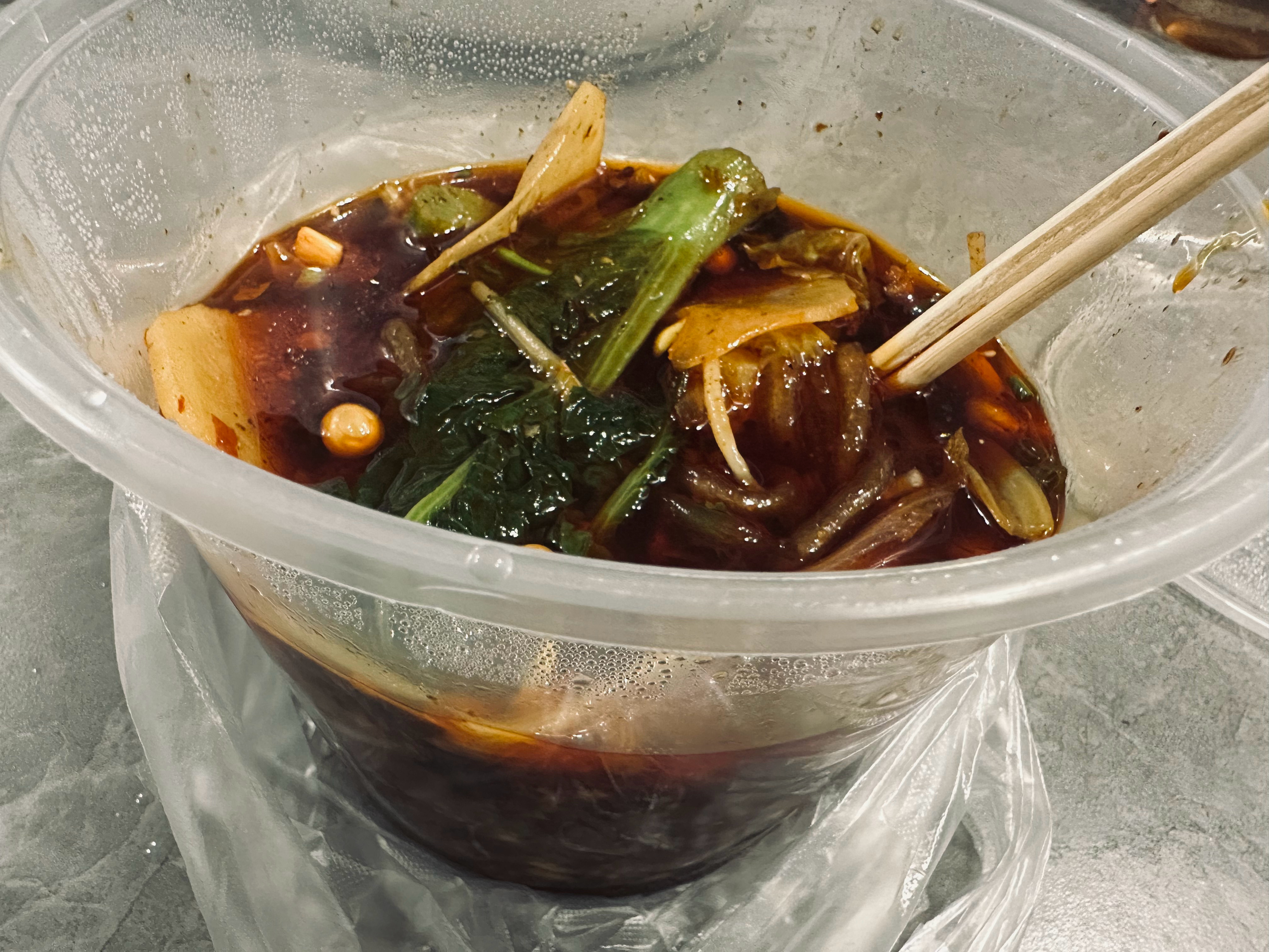 一整个哇哇叫！几年没吃这家酸辣粉了 太好吃了！ 