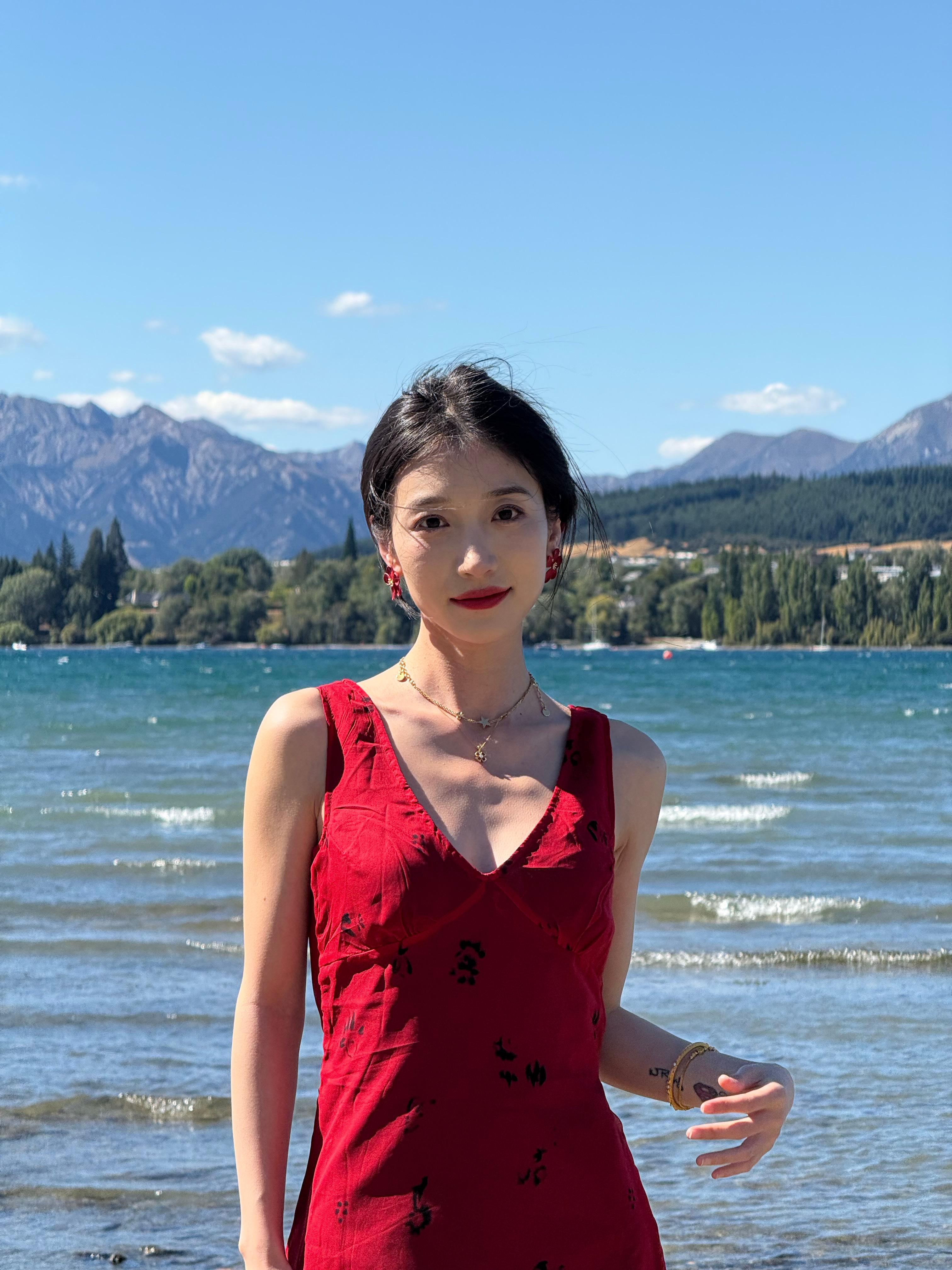 快乐当然有一点 王格格[超话]  格式格样  带声儿的嘿嘿  
