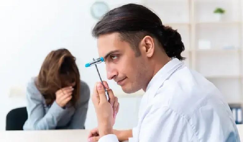 一次咨询室闲聊，竟戳破求助者心底最深恐惧：伴侣真在隐瞒父母秘密？2023年，这话