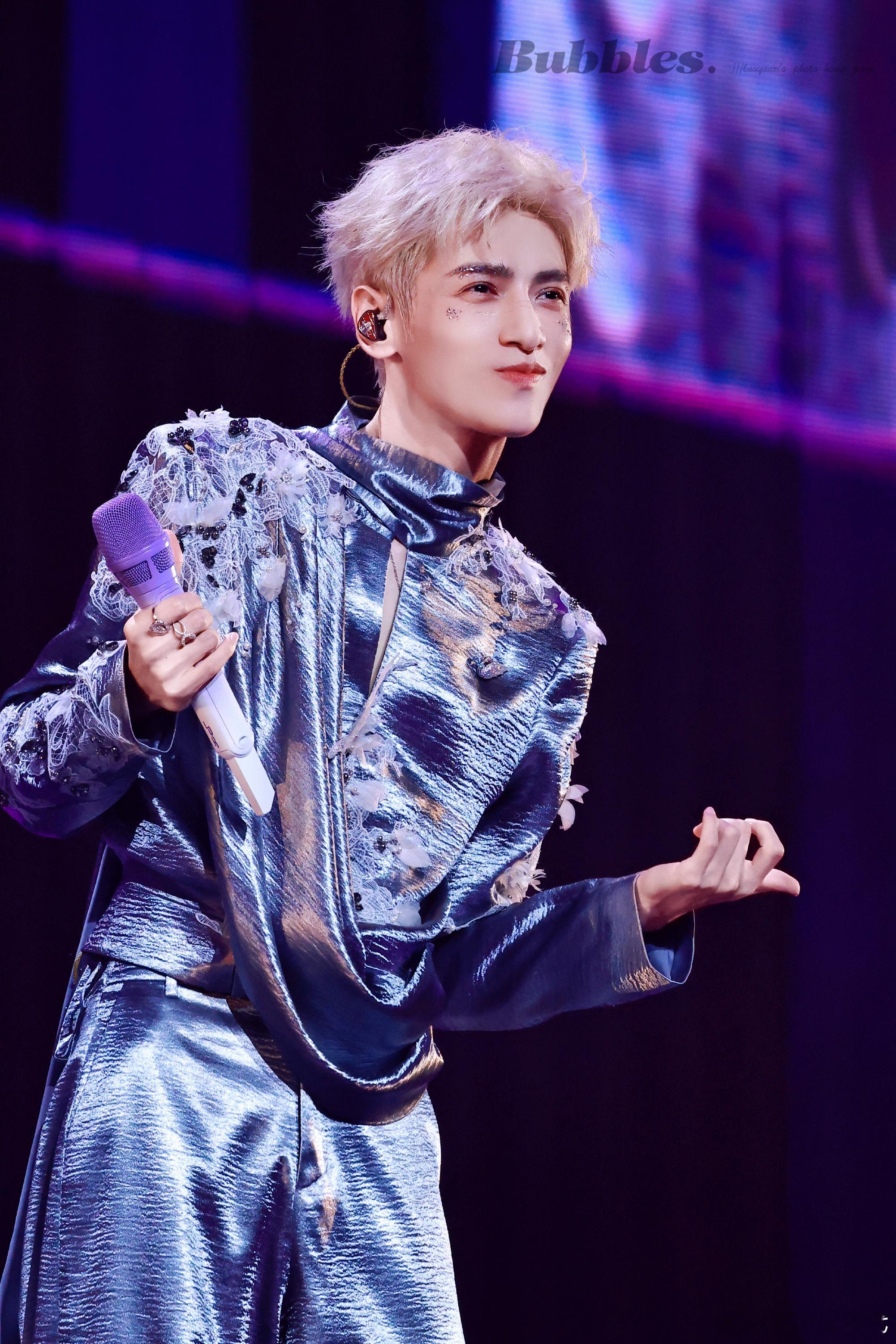 罗云熙 罗云熙熙界无限剧场巡回演唱会 罗云熙心跳源计划 罗云熙周小山你最可爱，说