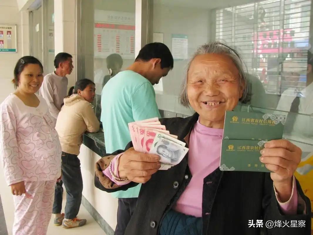 这个社会怎么了？国家连年给退休人员涨养老金，还有人吐槽没必要。
 
2026年3