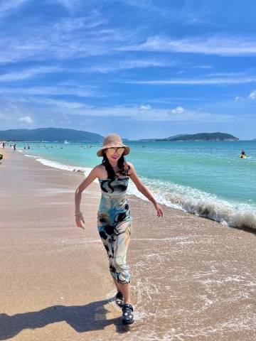 小姐姐的裙子粘不了一点水