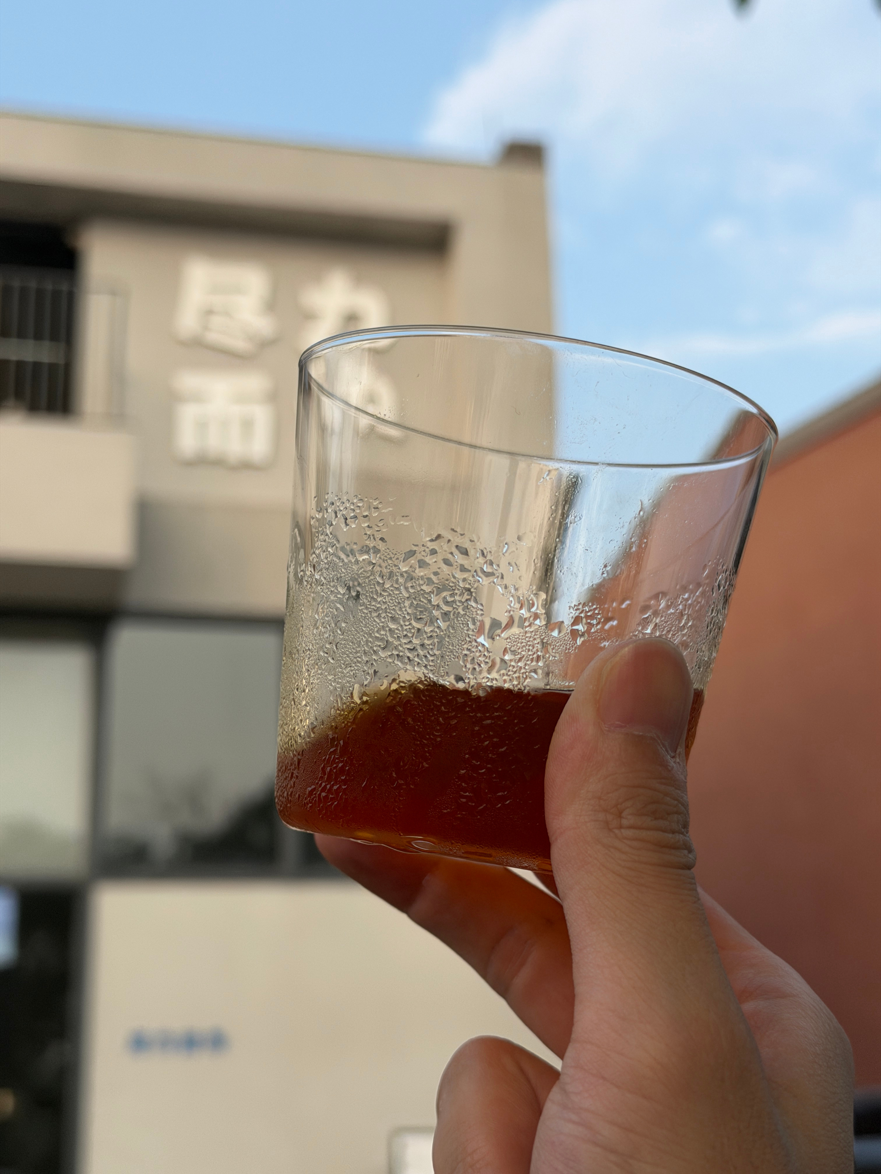 一天N个会+模特拍摄+剪内容忙里偷闲喝半小时咖啡吧。。这杯还是2025世界咖啡烘