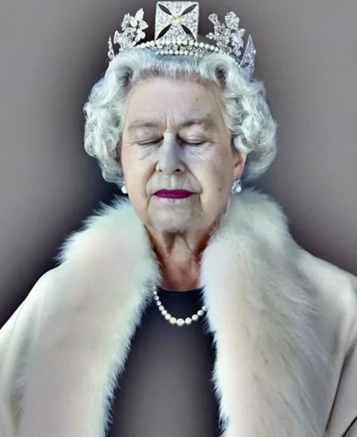 2022年，英国女王死后遗体没有火葬和土葬，而是将遗体放在百斤重的铅制棺材中，葬